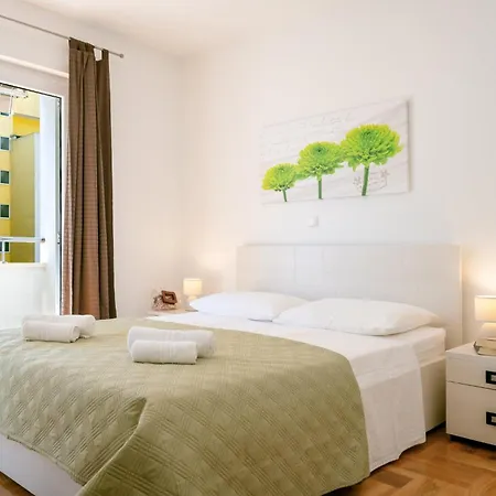 Lucija Apartamento *
