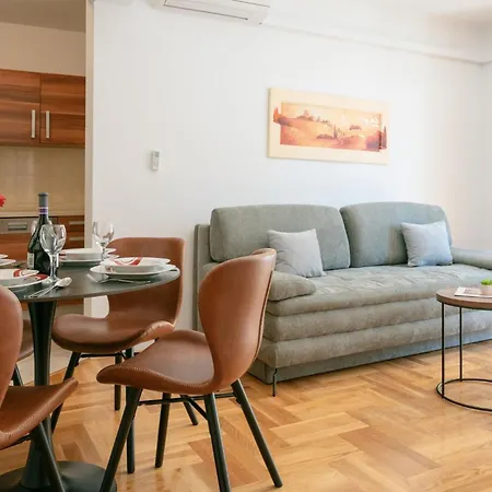 Lucija Apartamento Makarska